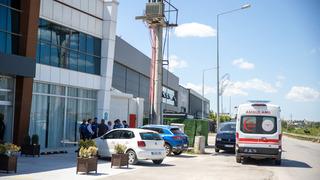 Sakarya'da iş yerindeki asma tavan çöktü: 3 kişi yaralandı