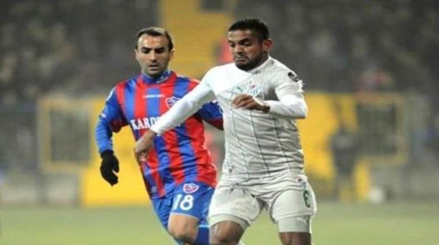 Karab&uuml;kspor iki oyuncusunu g&ouml;nderdi!