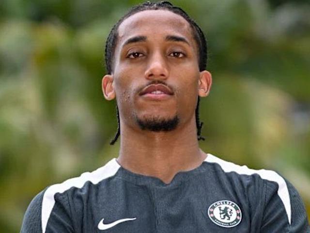 Chelsea, Brezilyalı forvet Joao Pedro'yu 55 milyon Euro ödeyerek transfer etti