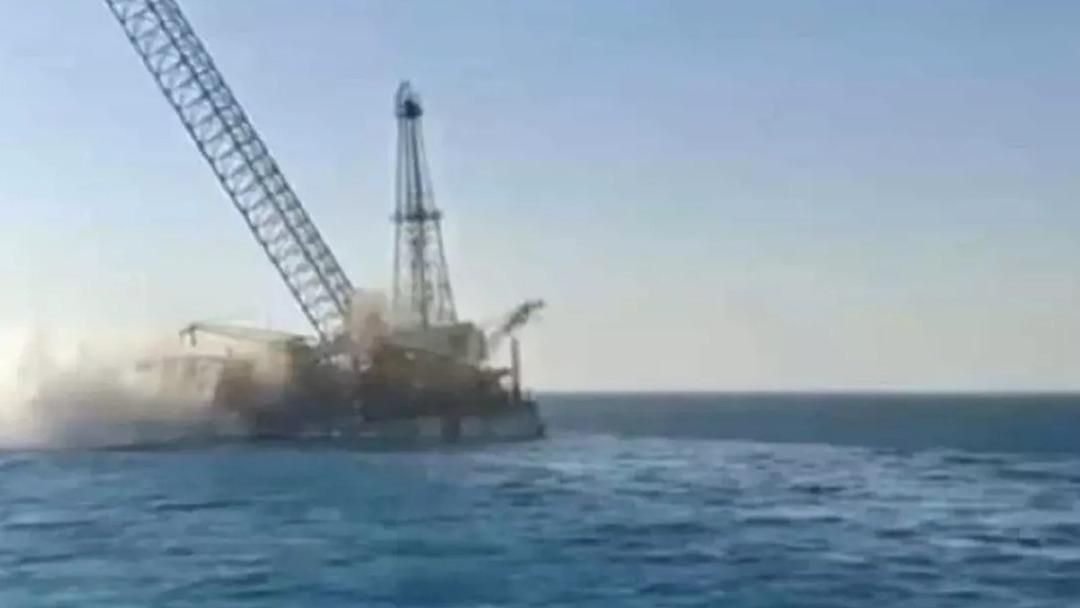 Süveyş Kanalı nda petrol sondaj gemisi battı: 4 kişi öldü 1