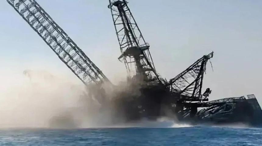 Süveyş Kanalı'nda petrol sondaj gemisi battı: 4 kişi öldü