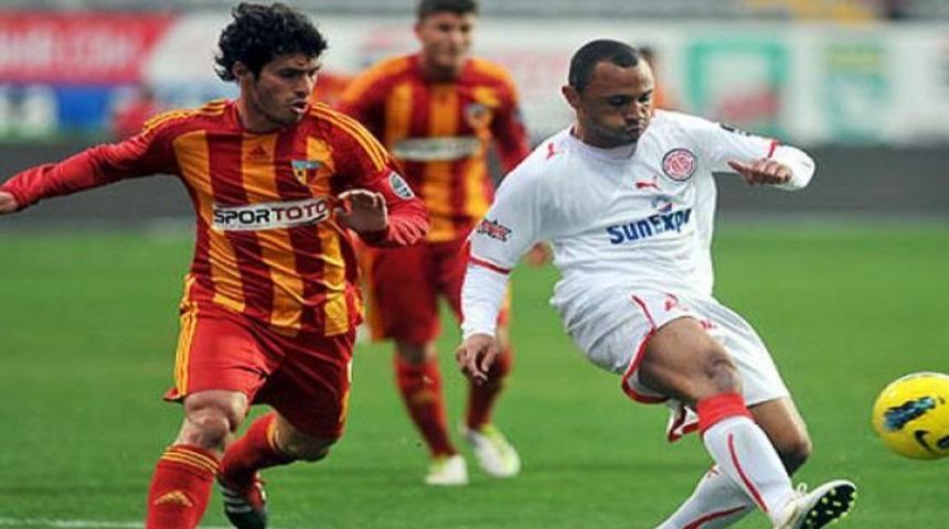 Kayserispor, Riveros'la uzattı!