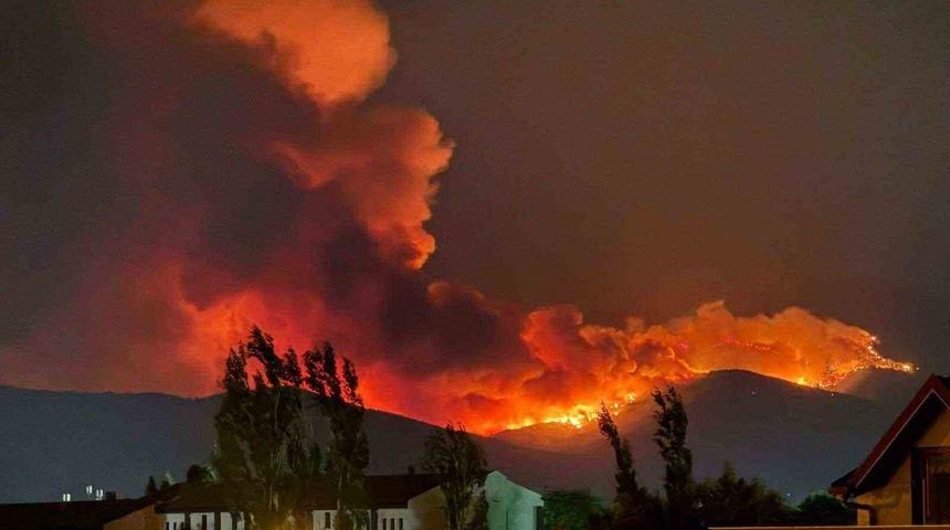 Bir yangın da Ödemiş’te: 3 mahalle tahliye edildi