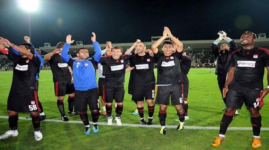 Sivasspor &ccedil;ıkışa ge&ccedil;ti...