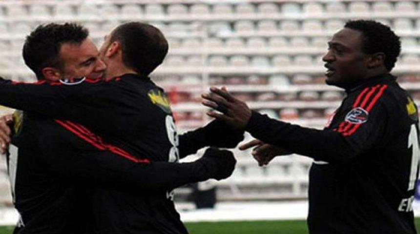Sivasspor'un &ccedil;ıkışı s&uuml;r&uuml;yor!