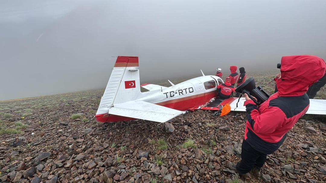 Düşen uçaktan acı haber!  Vali duyurdu: Pilot öldü, yanındaki kişi yaşıyor 12
