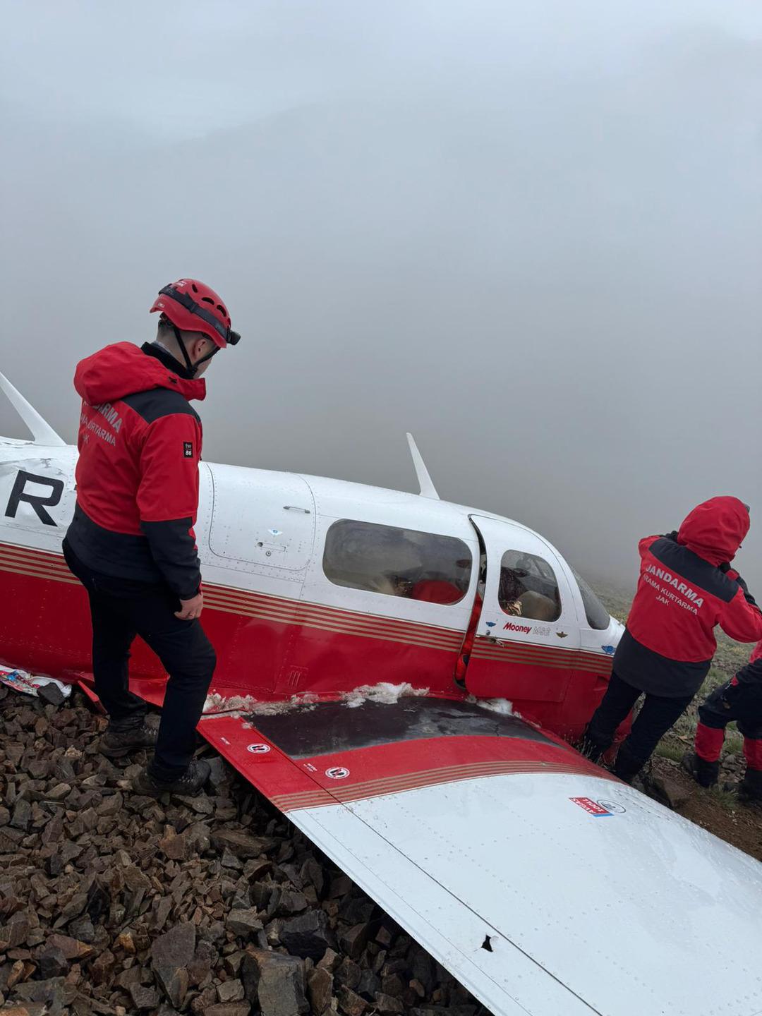 Düşen uçaktan acı haber!  Vali duyurdu: Pilot öldü, yanındaki kişi yaşıyor 14