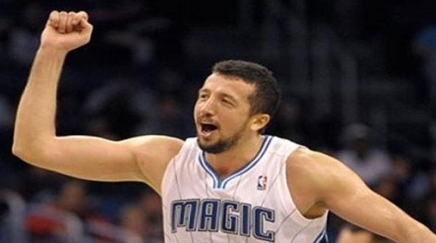 T&uuml;rk gecesinde g&uuml;len Hido oldu!