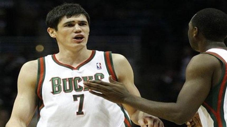 Ersan İlyasova iş başında!