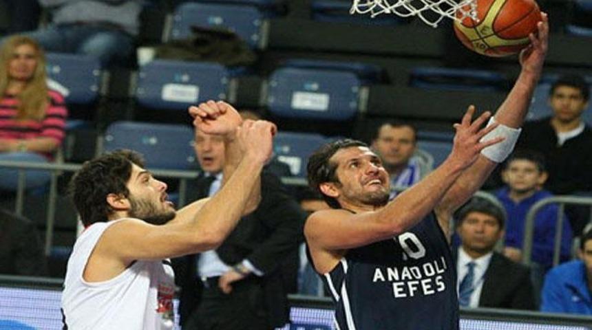 Efes zirveye ortak oldu!