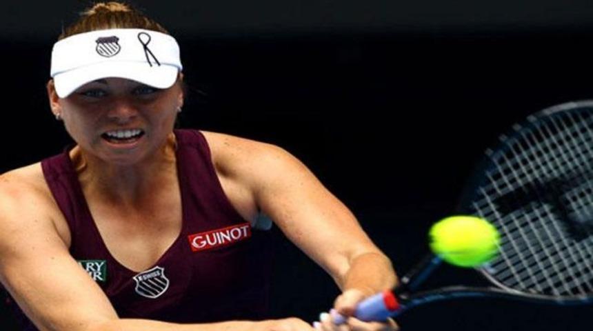 Zvonareva yarıladı!