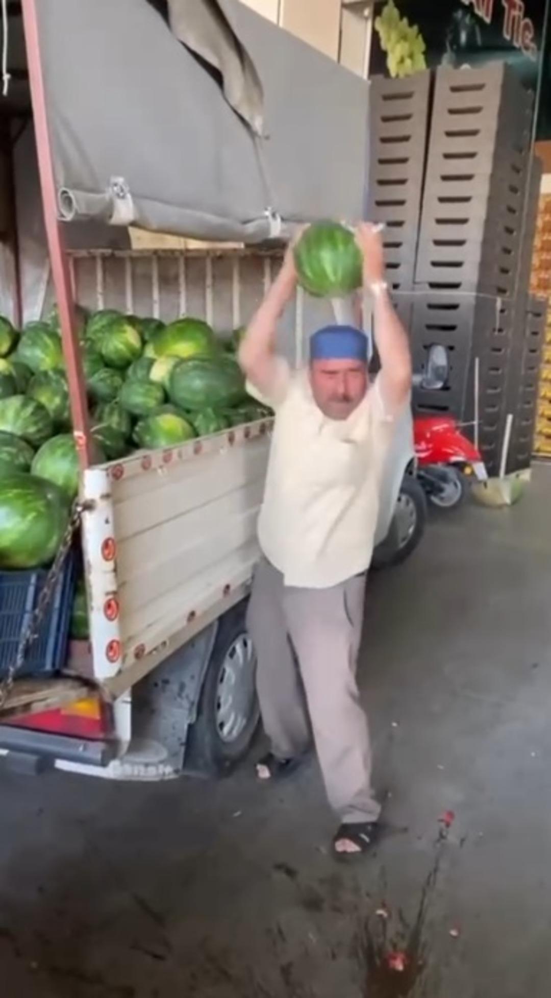 Fiyatı 1 TL ye düştü! Tek tek yere atıp kırdılar... Market fiyatına tepki 8