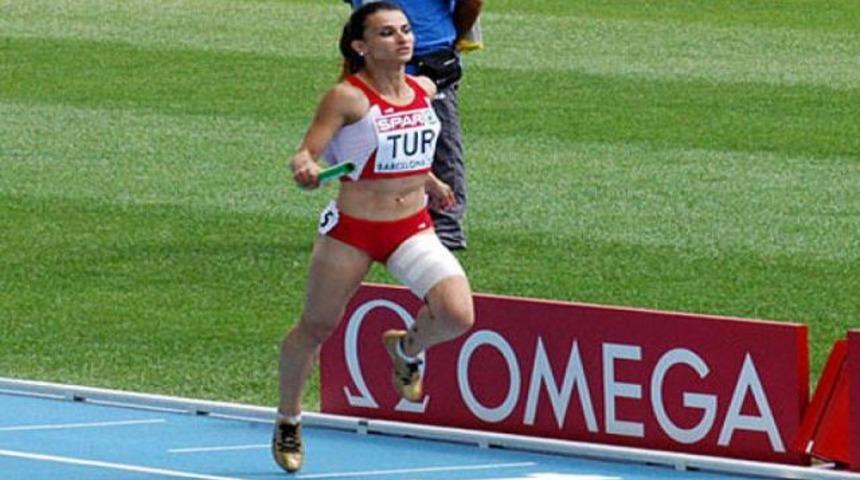 Pınar 400 metrede rekor kırdı!