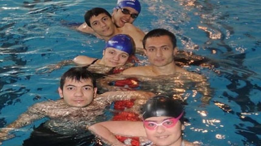 Engelli y&uuml;z&uuml;c&uuml;lerin hedefi Londra!