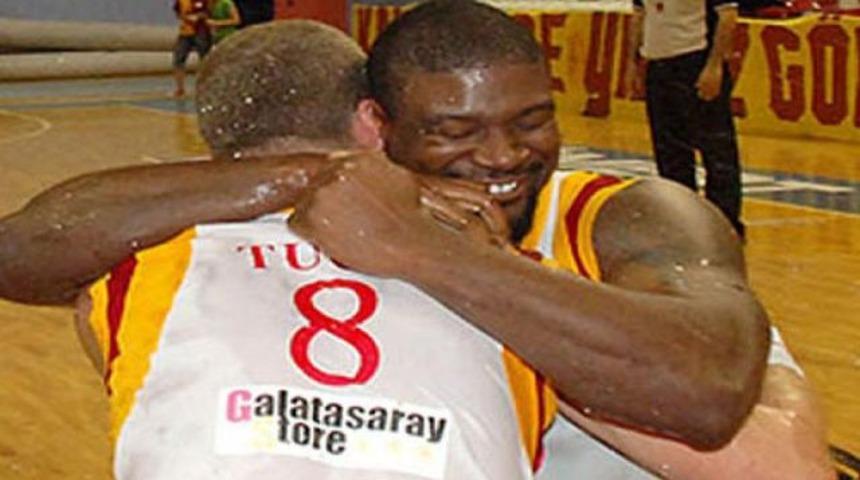 Tekerlekli sandalyede Aslan g&uuml;ld&uuml;!