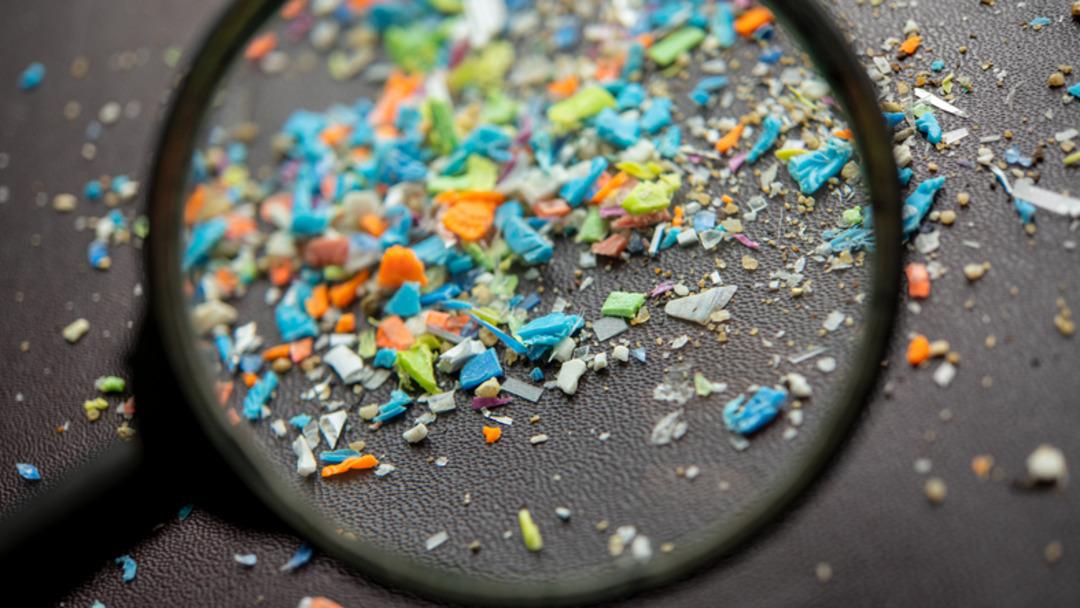 Yeni bilimsel araştırma: Mikroplastikler üreme sistemine sızdı! Doğurganlık alarmı: Mikroplastikler üreme sağlığını etkiler mi? Kadınların %69’u, erkeklerin %55’i etkilendi... 1