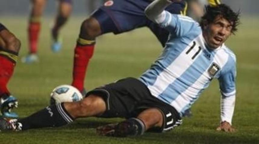 Juve enter race for Tevez