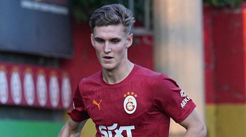 Okan Buruk takımda istemediğini söylemişti! Elias Jelert her an ayrılabilir... Çok sürpriz talip