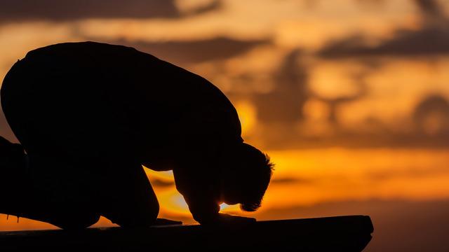 İkindi namazı nasıl kılınır, kaç rekat? İkindi namazı kaça kadar kılınır? Kadınlar ve erkekler için ikindi namazı kılınışı