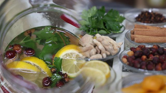 Osmanlı'dan günümüze uzanan asırlık lezzet! Saraylardan günümüze: Ev yapımı şerbetle serinleyin!