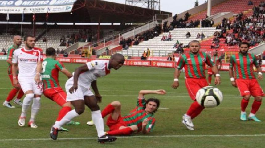 Penaltı ka&ccedil;tı, gol &ccedil;ıkmadı!