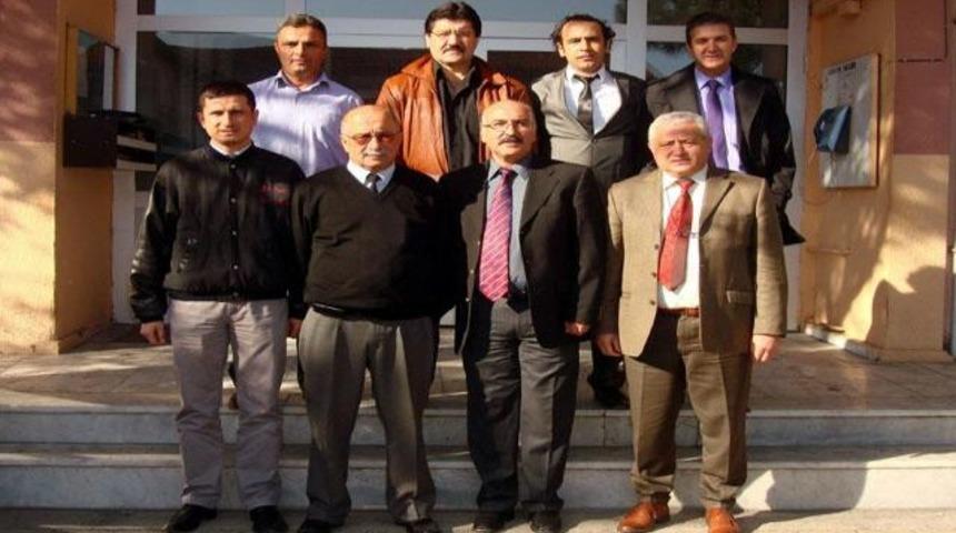 Kul&uuml;p doktoruydu, başkan oldu!