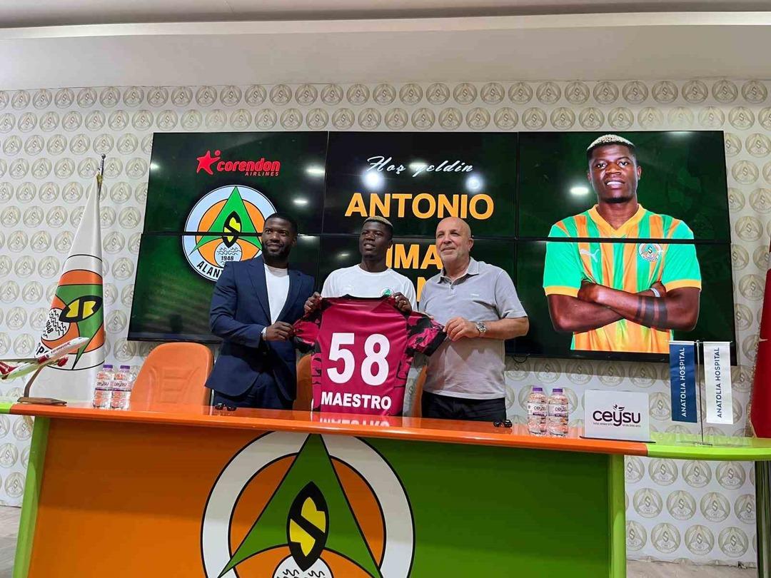 Alanyaspor Adana Demirspor’dan Maestro’yu kadrosuna kattı! 1
