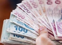 En düşük emekli maaşının 16 bin 881 TL’ye yükseltilmesini öngören madde, Plan ve Bütçe Komisyonu'nda kabul edildi