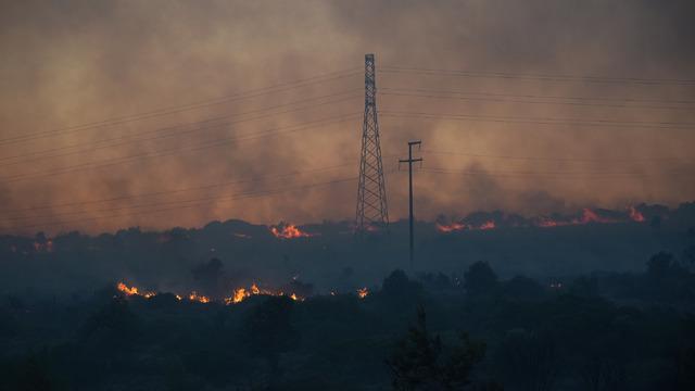 Gdz Elektrik Dağıtım'dan İzmir'deki yangınlarla ilgili açıklama: Elektrik hatlarından çıktığına ilişkin somut bulgu yok