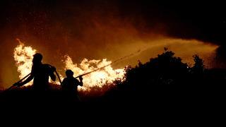 İzmir'den kahreden haber: Can kaybı 2'ye çıktı! Alevler oraya doğru ilerliyor, İzmir-Aydın otoyolu kapatıldı