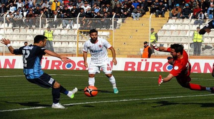 Banahene Demir'i yıktı!