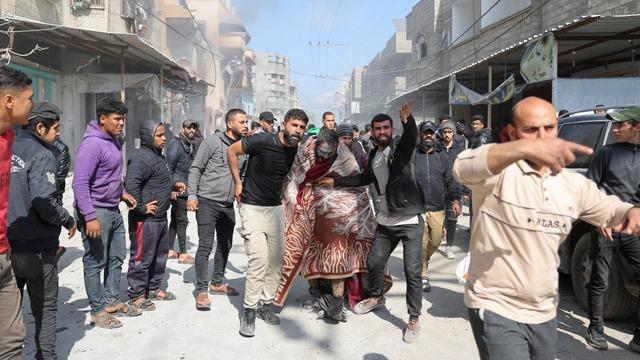 İsrail, yine insani yardım almak için bekleyen Filistinlileri vurdu: 16 ölü, 90 yaralı