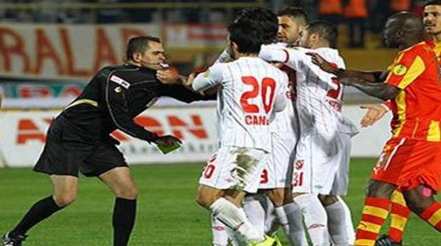 PFDK'dan Karşıyakalı futbolcuya rekor ceza!