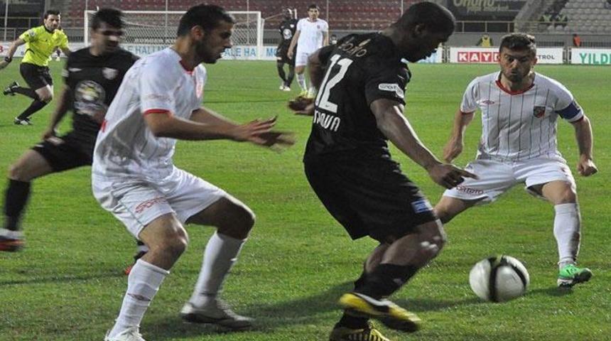 Karşıyaka Banahene ile g&uuml;l&uuml;yor!