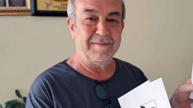 Böyle davetiye görülmedi! Kızının düğünü için hazırladı, gören şaştı