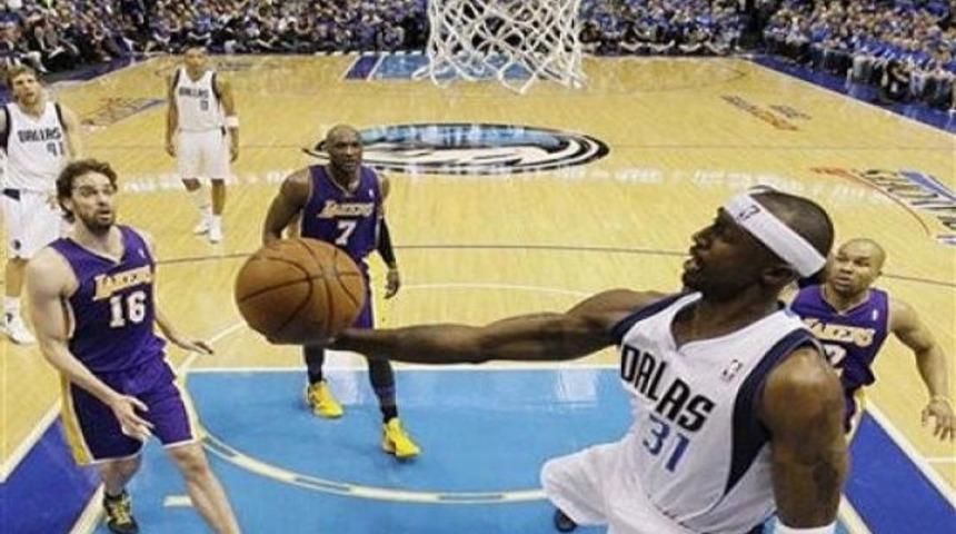 Dallas Lakers'ı dağıttı!