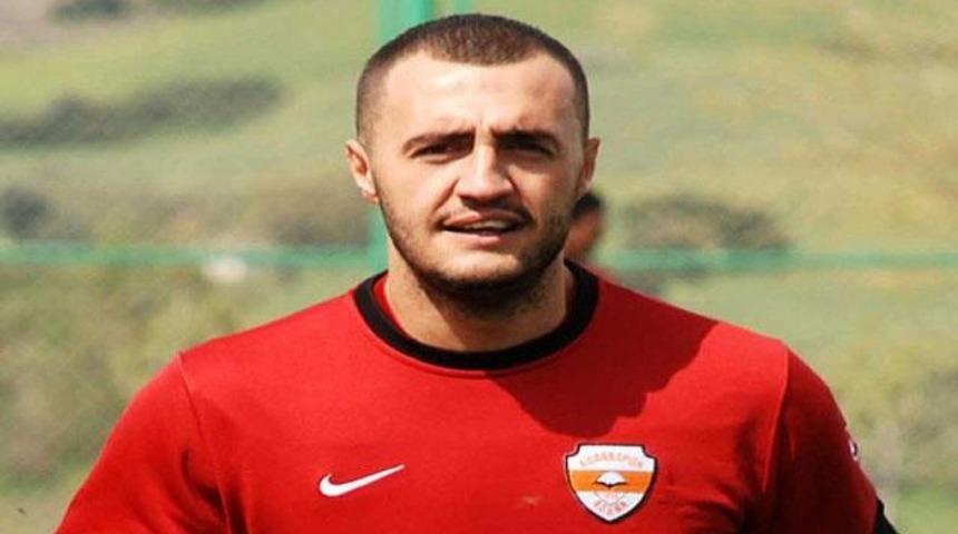 Emre Aktaş uzattı!