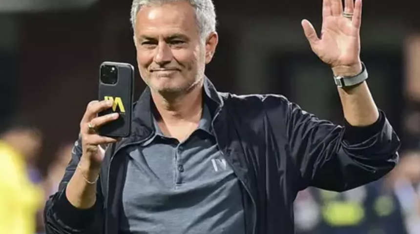 Mourinho tek cümlesiyle ikna etti! Fenerbahçe'ye 25 milyon Euro'luk golcü... Transferde sadece bir engel var