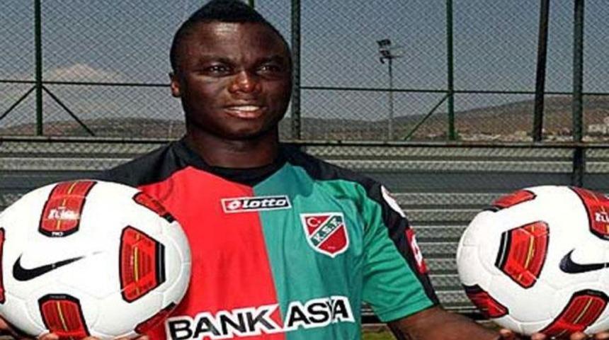 Adiyiah Karşıyaka ile imzaladı!