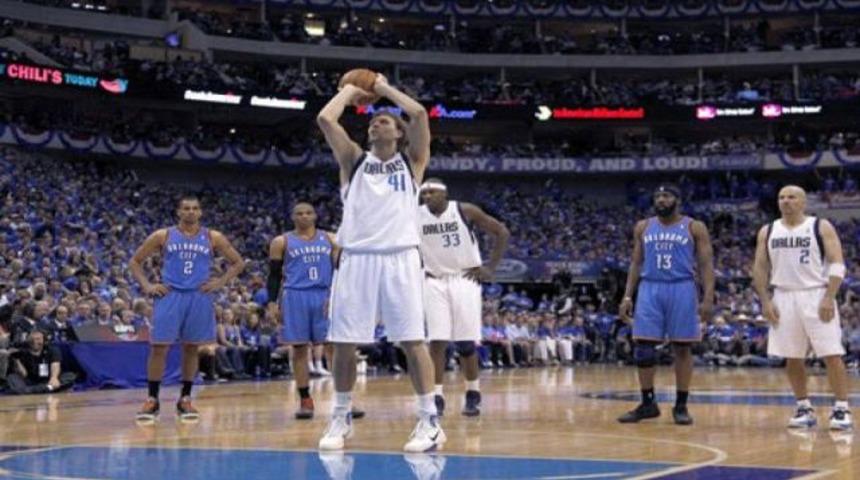 Nowitzki coştu, Dallas finale doğru u&ccedil;tu!