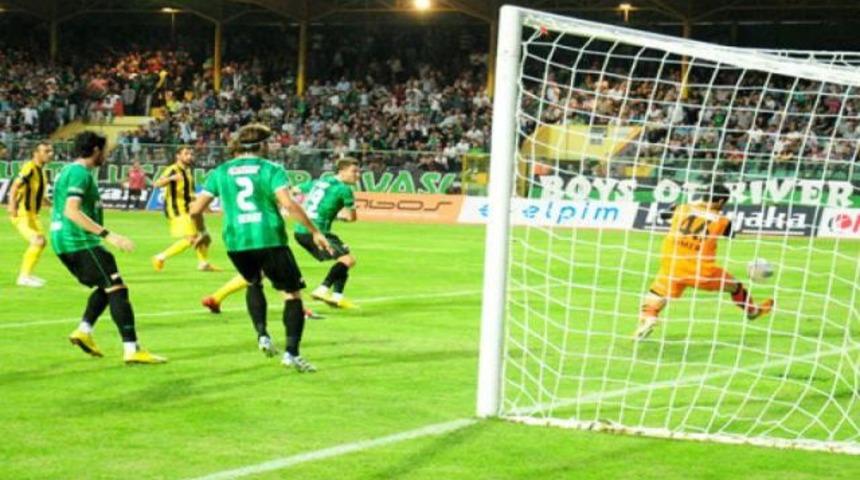 Sakarya son dakikada yıkıldı! (Video)