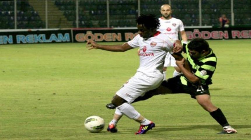 Adana kaybetti, taraftar &ccedil;ıldırdı! (Video)