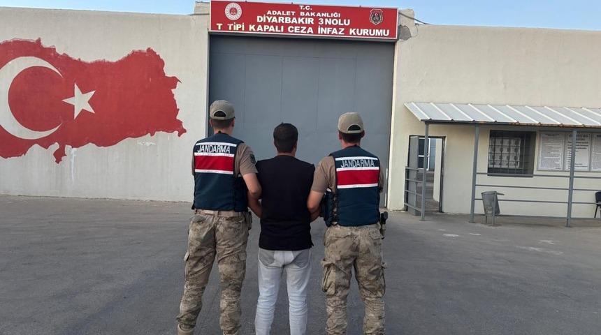 Diyarbakır’da kesinleşmiş hapis cezası ile aranan 2 kişi yakalandı