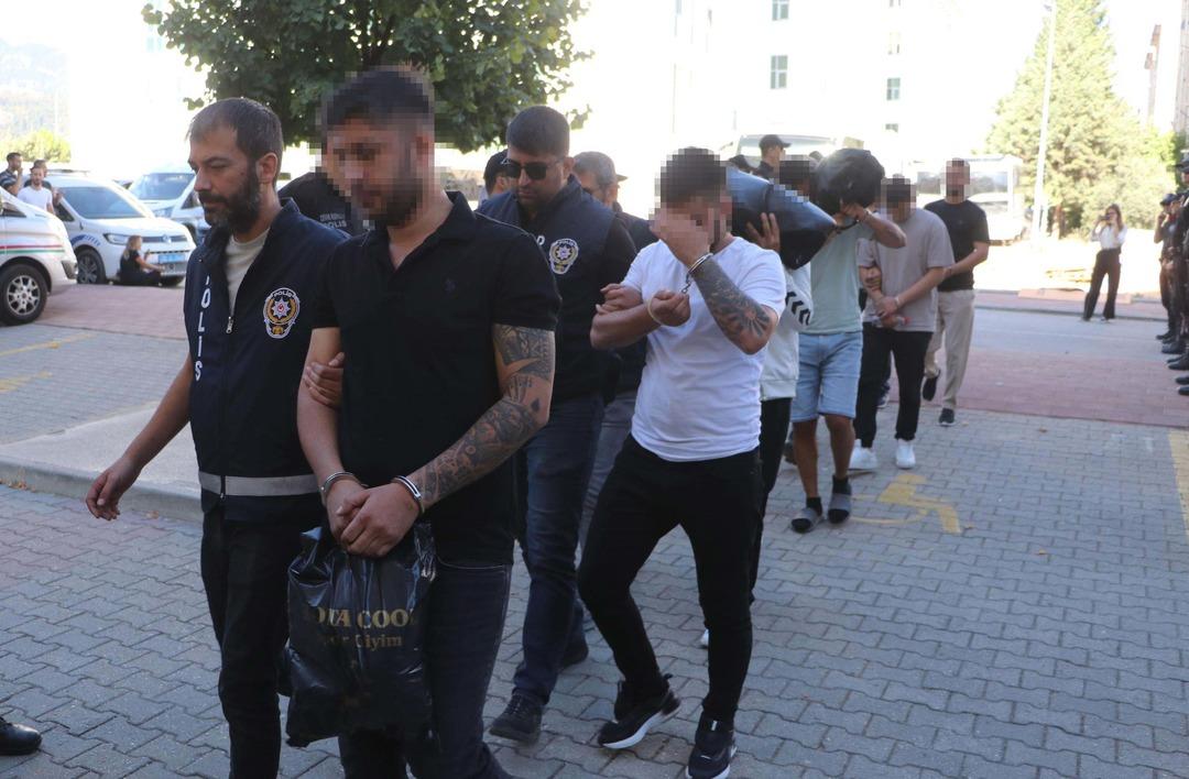 Denizli merkezli 6 ilde örgütlü eskort dolandırıcılığı! 12 milyon vurgun yaptılar 2