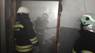 Sivas'ta mobilya imalathanesinde çıkan yangın söndürüldü
