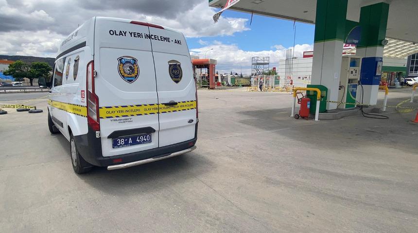 Kayseri’de akaryakıt istasyonunda silahlı bıçaklı kavga!