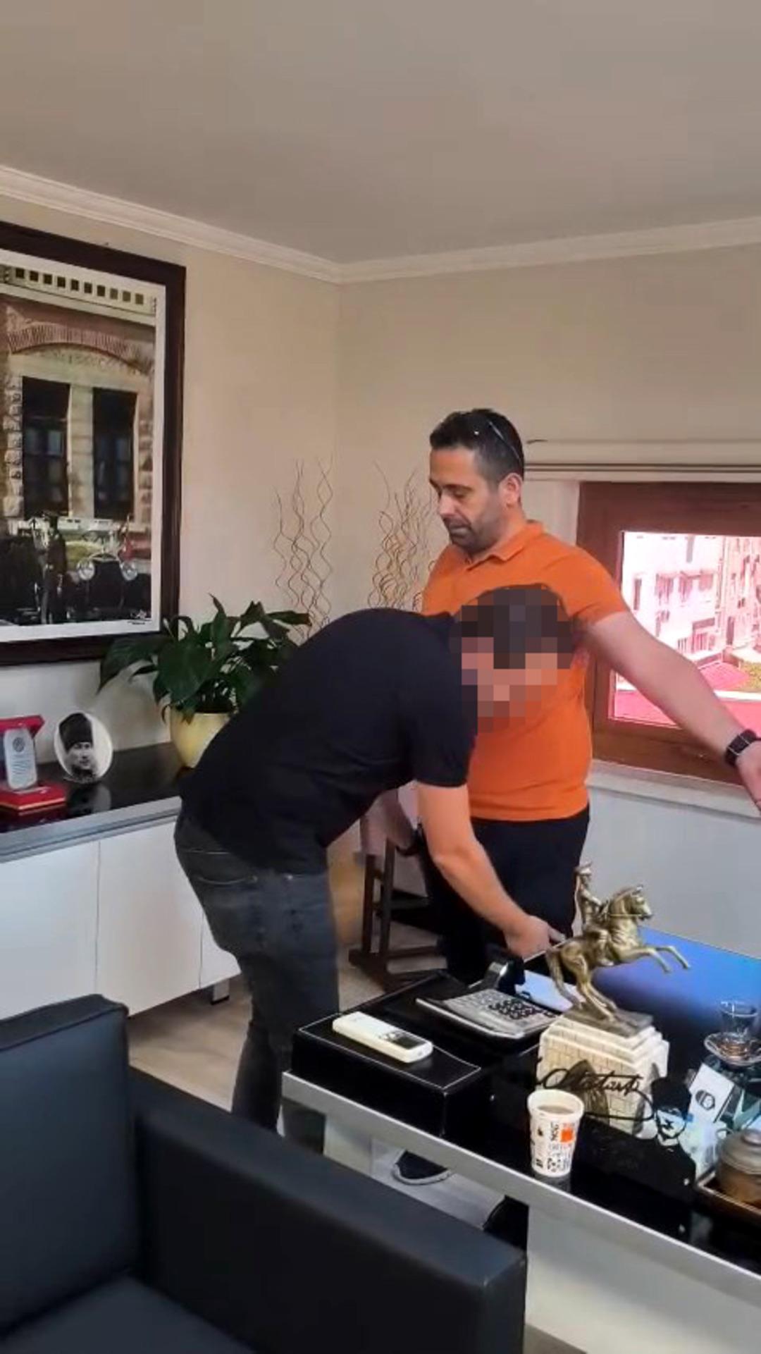 Manavgat Belediyesi’ne operasyon! Belediye Başkanı Niyazi Nefi Kara dahil çok sayıda kişiye gözaltı: Görüntüler ortaya çıktı, "Sen bir yere bir şey konuşma" 3