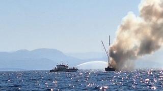 Bodrum'da yangın çıkan tekne sulara gömüldü! 8'i Polonya uyruklu 13 kişi kurtarıldı