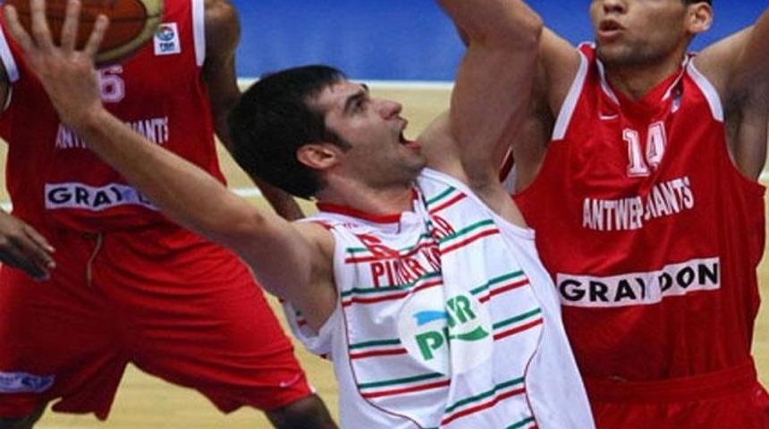 Karşıyaka Emre ile yine yeniden!