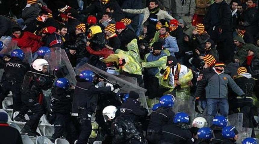 İzmir, derbiyi kaldıramadı! (Galeri)